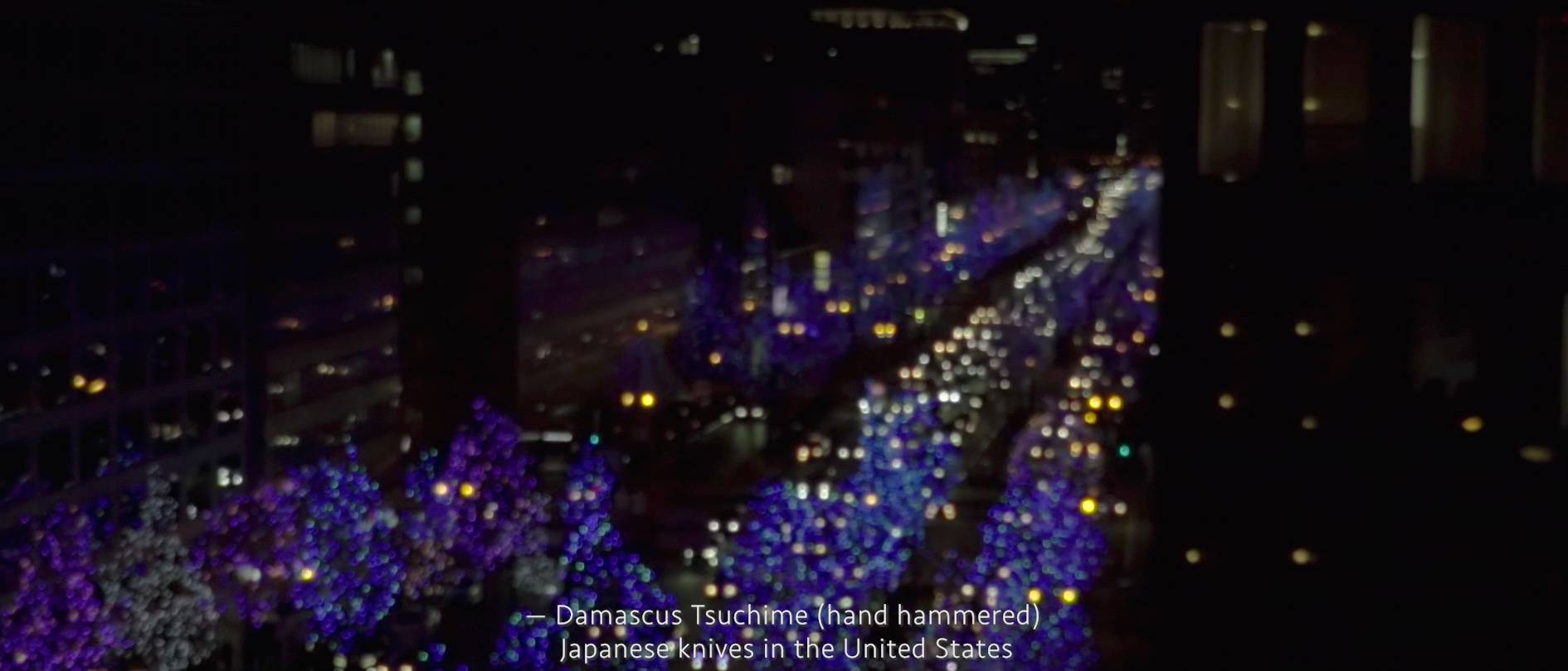 画像: 申し訳ありませんが、その画像の具体的な内容についての説明はできませんが、夜景の写真であることは確認できます。この写真の内容を説明するとしたら: 「夜景イルミネーション、都市風景